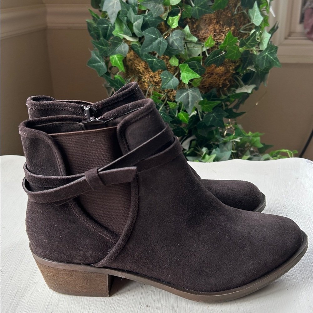 Isaac Mizrahi Live Dark Brown Gracie Suede Boho Ankle Booties Size 7
